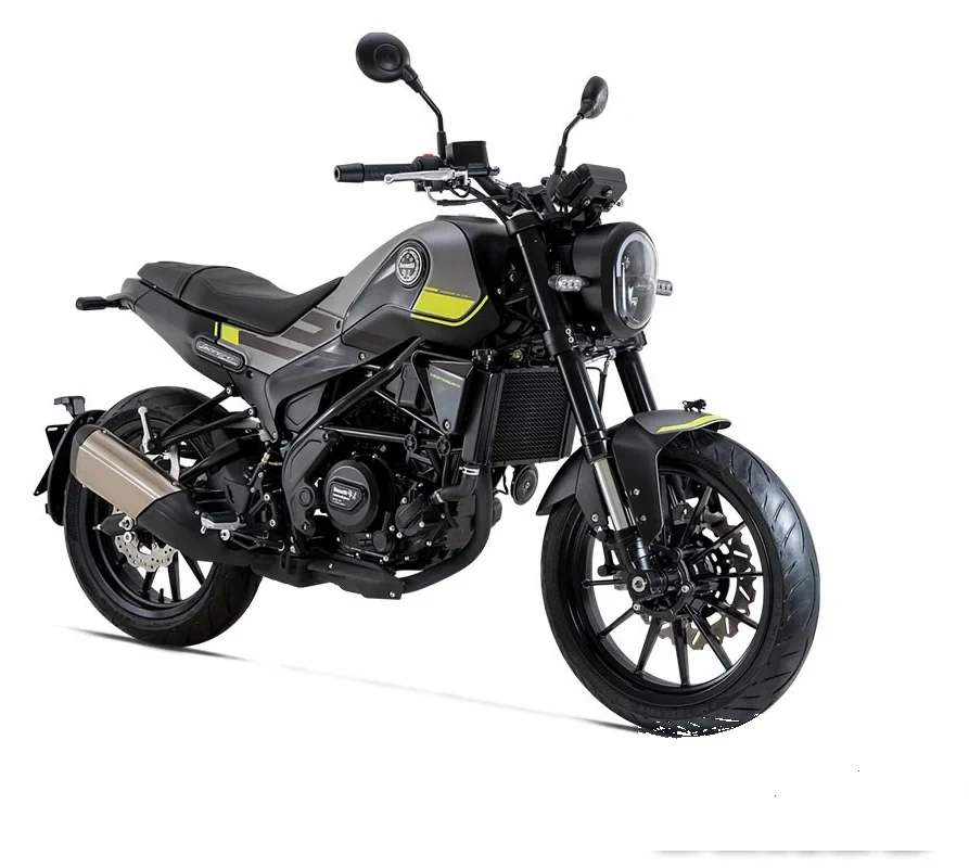 Benelli Leoncino 250 side view